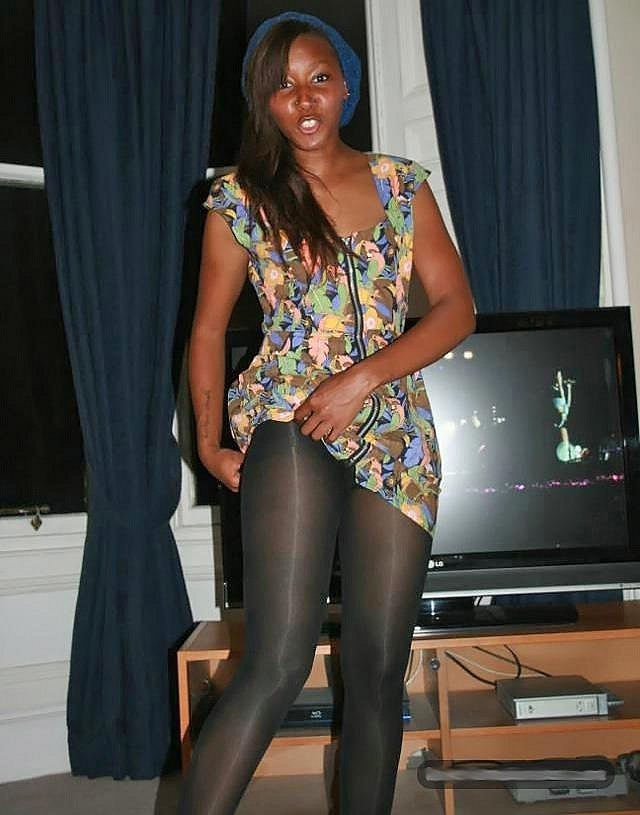 Private picsof ebony girls in her pantyhose showing sexy poses